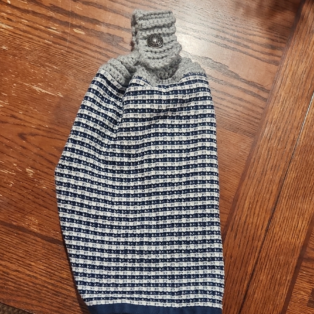 Elegant Gray and Navy Kitchen Towel